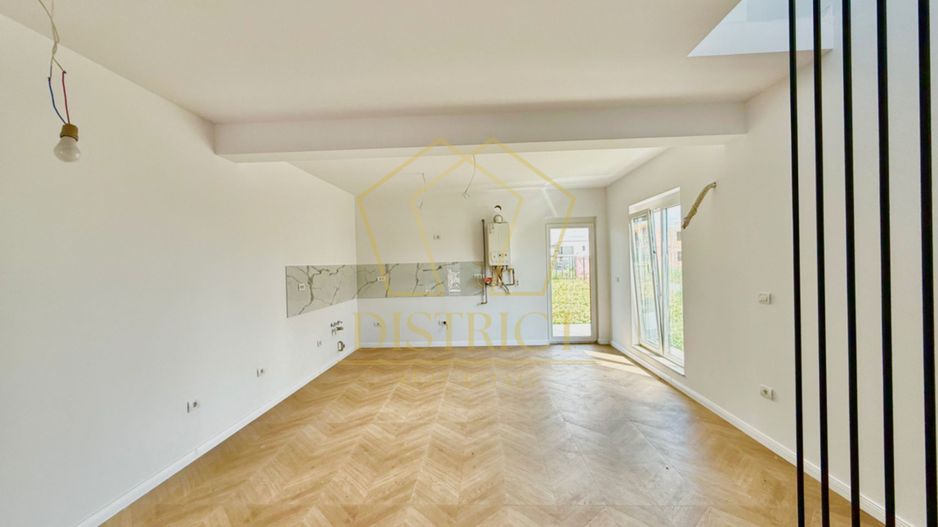 Duplex modern cu 4 camere | Covaci - Poză 2