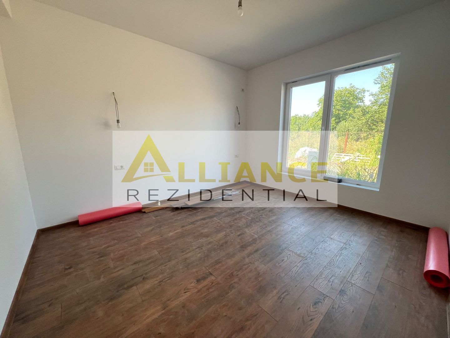 Casa Individuala - 4 camere - 400 M de STV - Poză 13