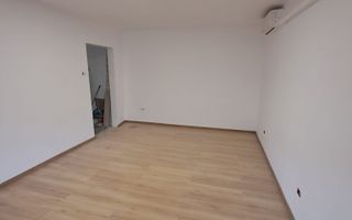 2 cam dec Aradului-Mall parter - Poză 8