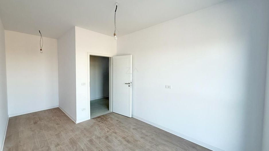 Bloc FINALIZAT la asfalt. Etaj 1. Decomandat. Disponibil imediat. - Poză 7