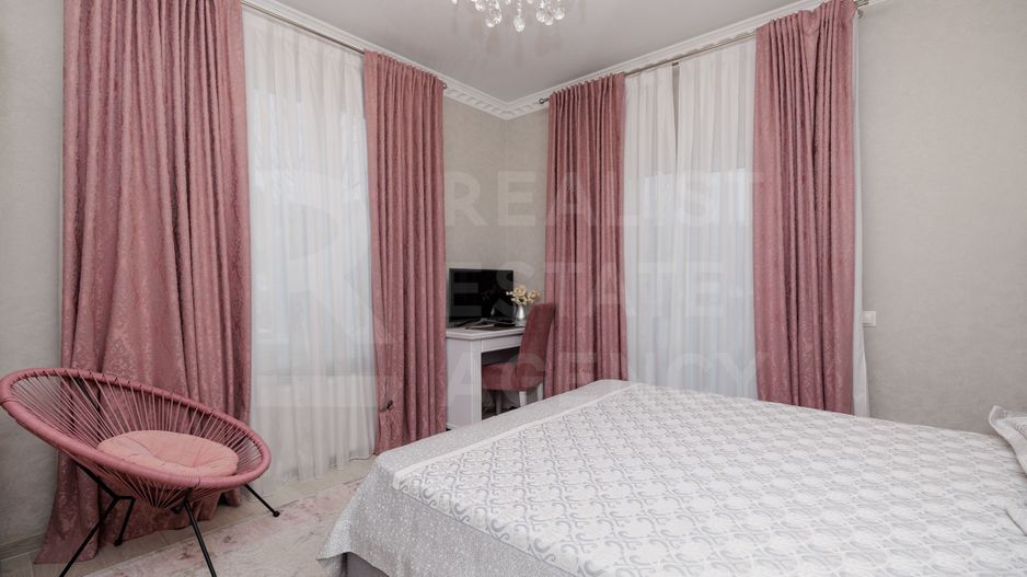 Vânzare,casă, 3 nivele, str. Nicolae Sulac , Codru - Poză 9