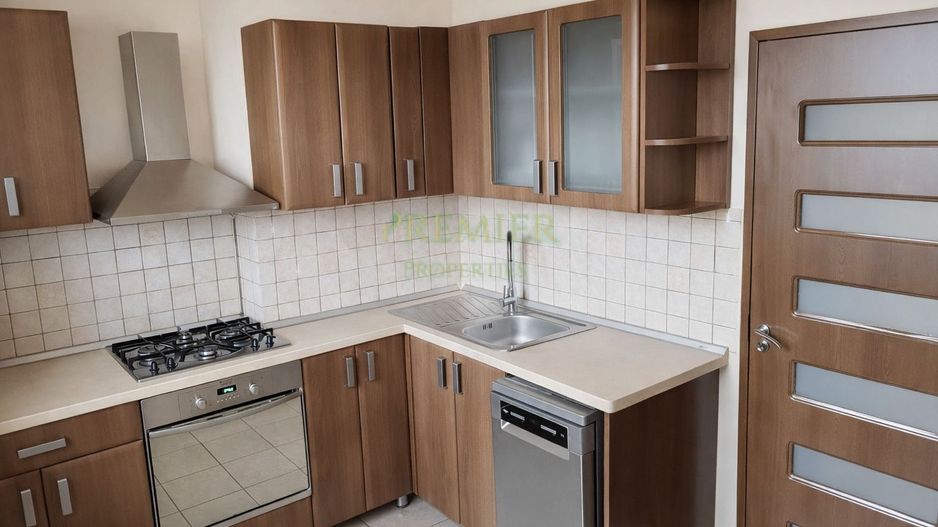 Apartament 3 camere 63 mp Metrou Bazilescu bloc solid tavane 3 m - Poză 1