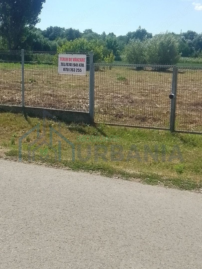 Teren intravilan 2500 mp cu deschidere de 35 m la strada principală, Dobrovăț - Poză 1