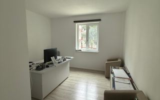 De închiriat spațiu pentru birouri – bloc nou, zona centrală - Poză 3