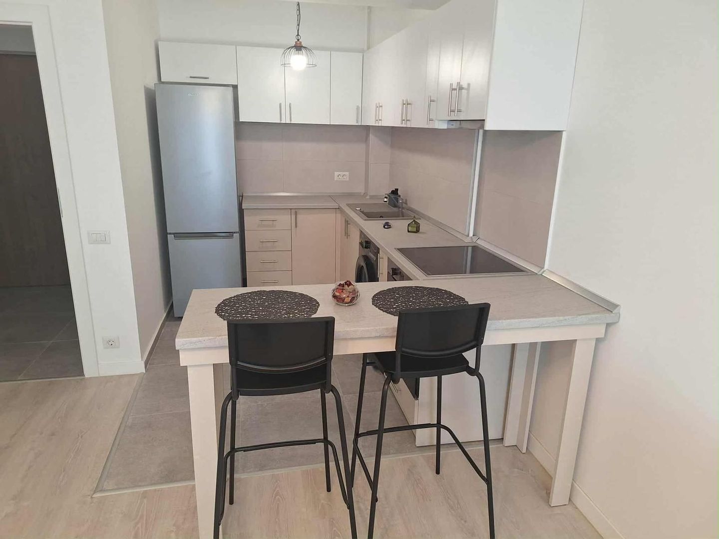 GARONIERA PARCUL CAROL , CENTRALA PROPRIE,  LOC DE PARCARE , MOBILATA - Poză 3