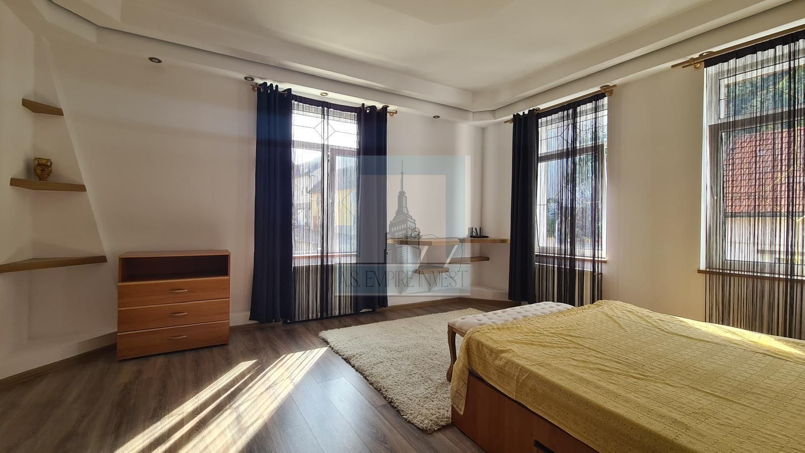 Casa, 4 camere, singur in curte - zona Schei - Poză 6