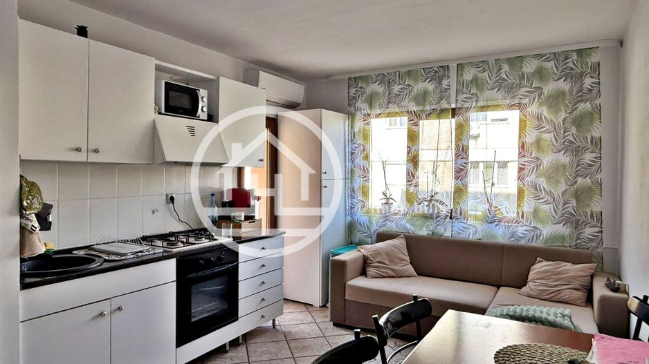 Apartament de vânzare 2 camere în zona Rogerius - Poză 2