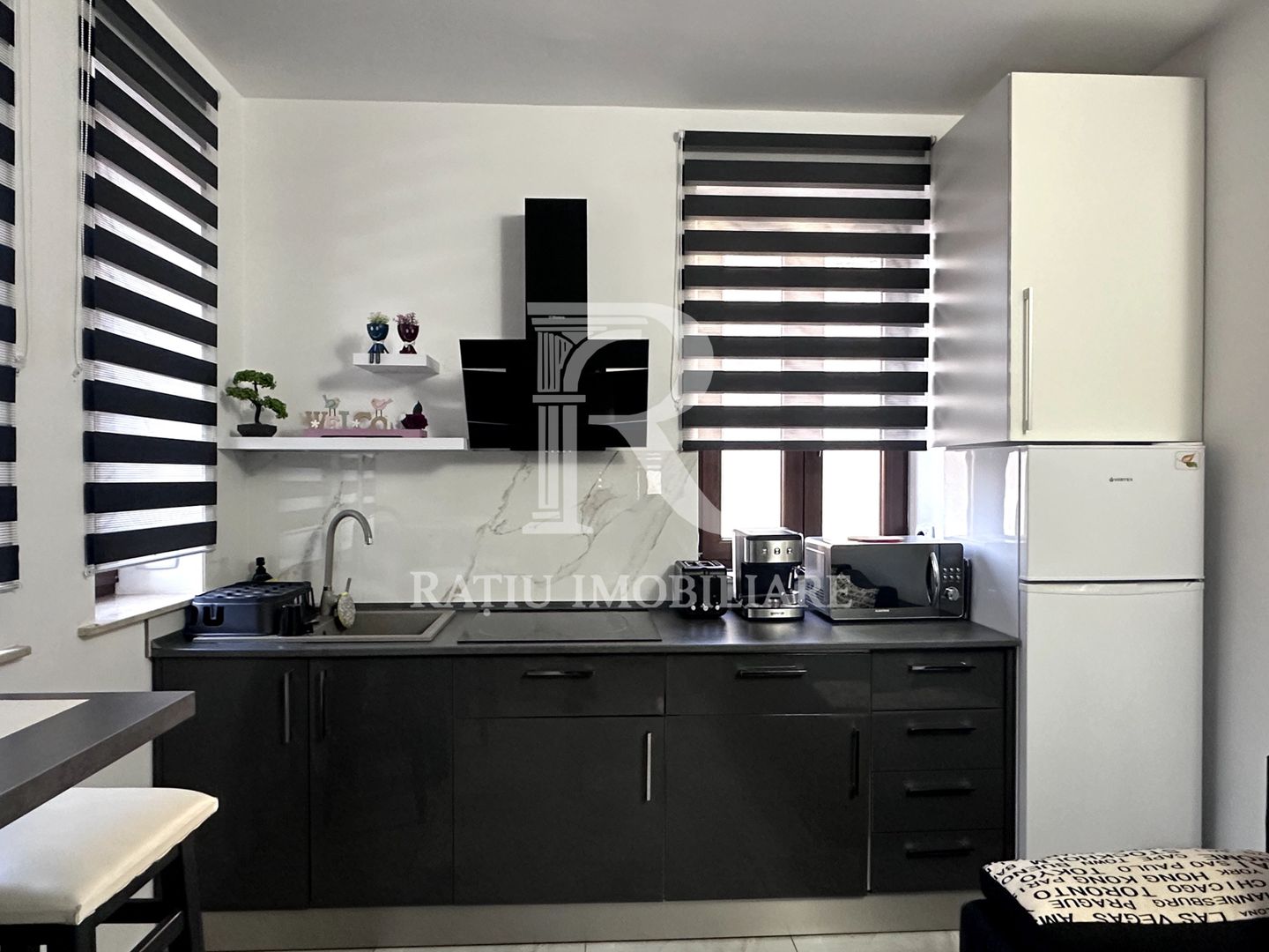 Apartament cu 2 camere | Ultracentral | Oradea - Poză 3