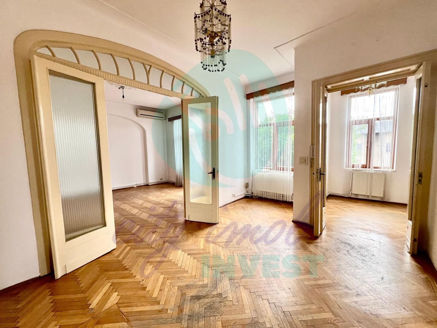 4 camere in Vila interbelica 106mp-Centrala proprie- Calea Calarasilor - Poză 1