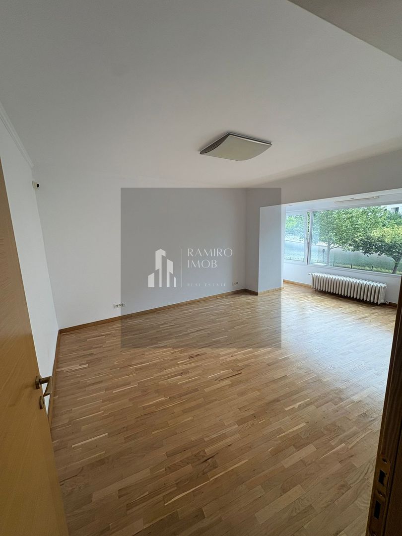 4 camere  etaj 1 /450 m METROU UNIRII - Poză 8