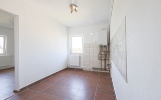 PRET NOU! Apartament 1 camera - renovat - Parneava, Arad - COMISION 0 - Poză 3