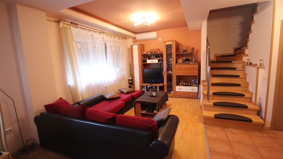 Apt cu  scara interioara  langa Kaufland Dumbravita - Poză 15