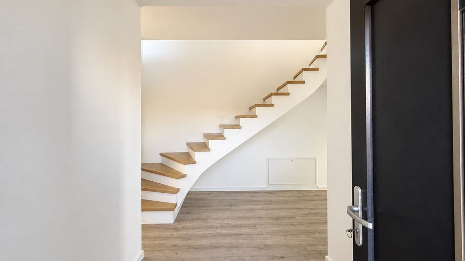 COMISION 0! Duplex finalizat cu 5 camere si 3 bai. Panouri solare. - Poză 8