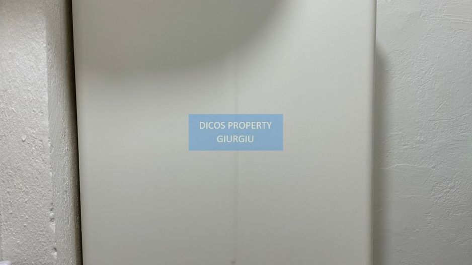 De vanzare apartament 3 camere - Poză 5