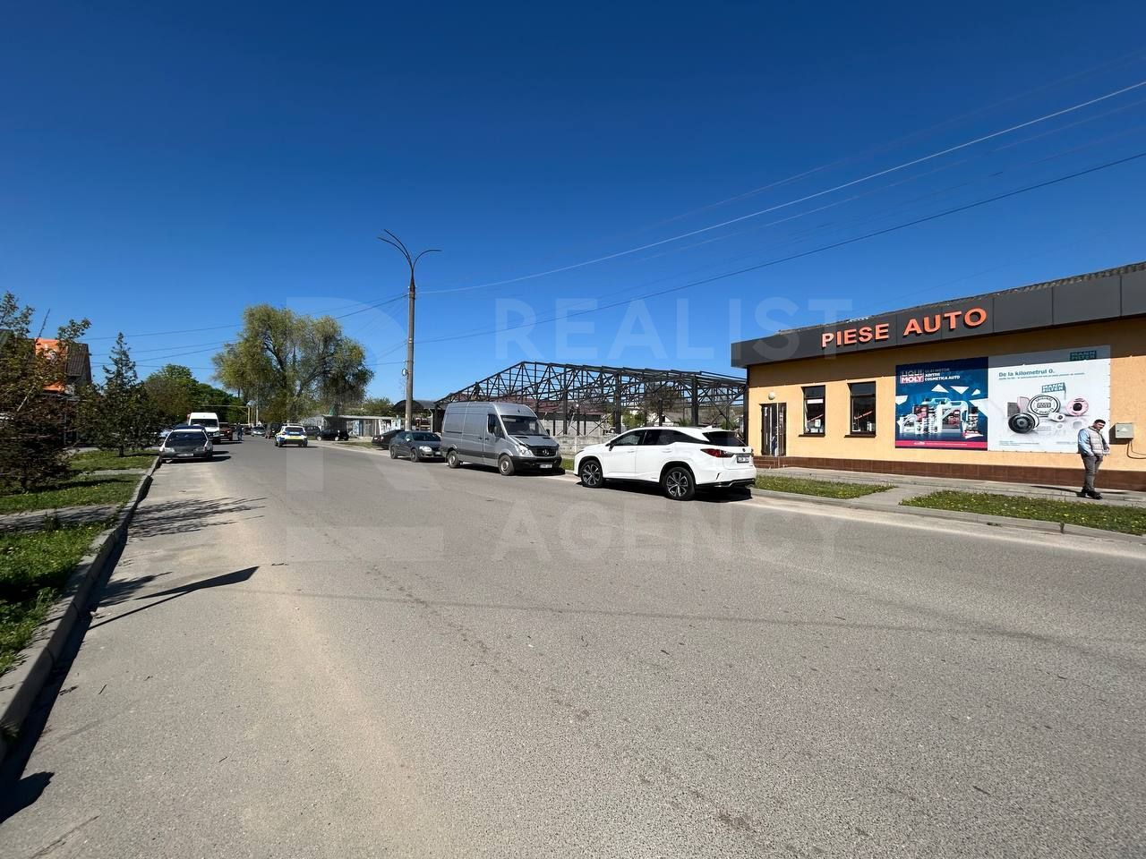 Chirie, spațiu comercial, 600 mp, strada Mihai Eminescu, Briceni - Poză 2