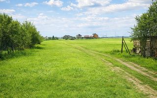 Teren intravilan 990 mp – Curteni, toate utilitatile - Poză 1