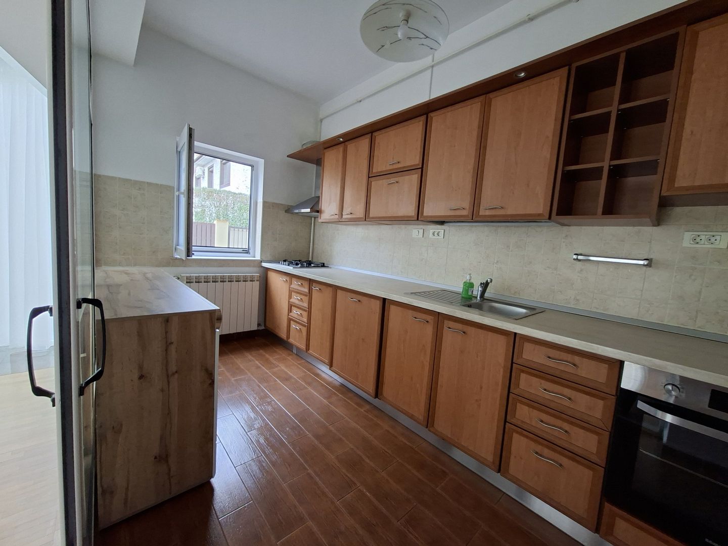 Vilă luminoasă I Gradina mare si loc de joacă privat I Iancu Nicolae - Poză 9