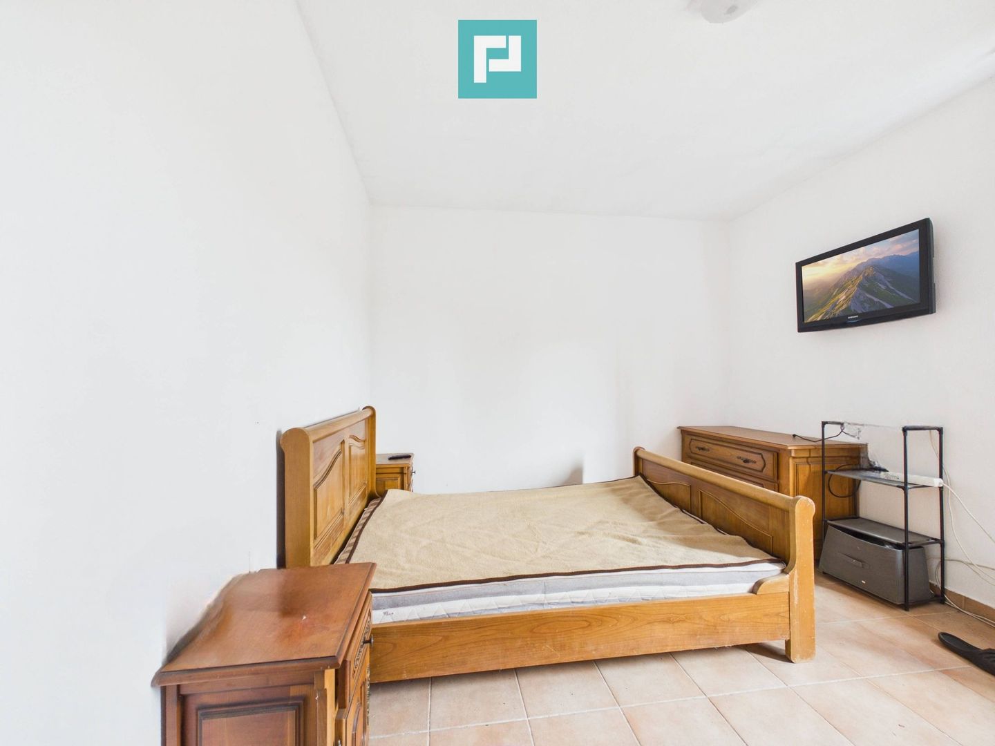 Casă cu teren 13 418 mp intravilan - Poză 8