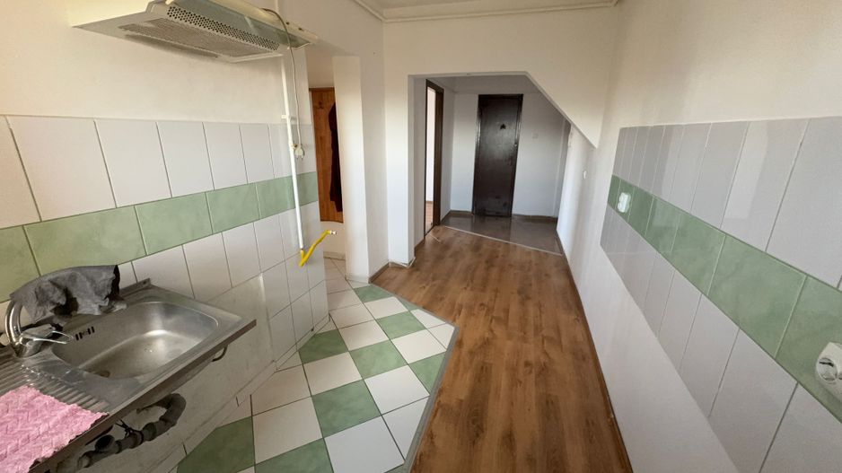 Apartament 2 camere 49 M² + balcon 10 M² cu priveliste Simeria - Poză 12