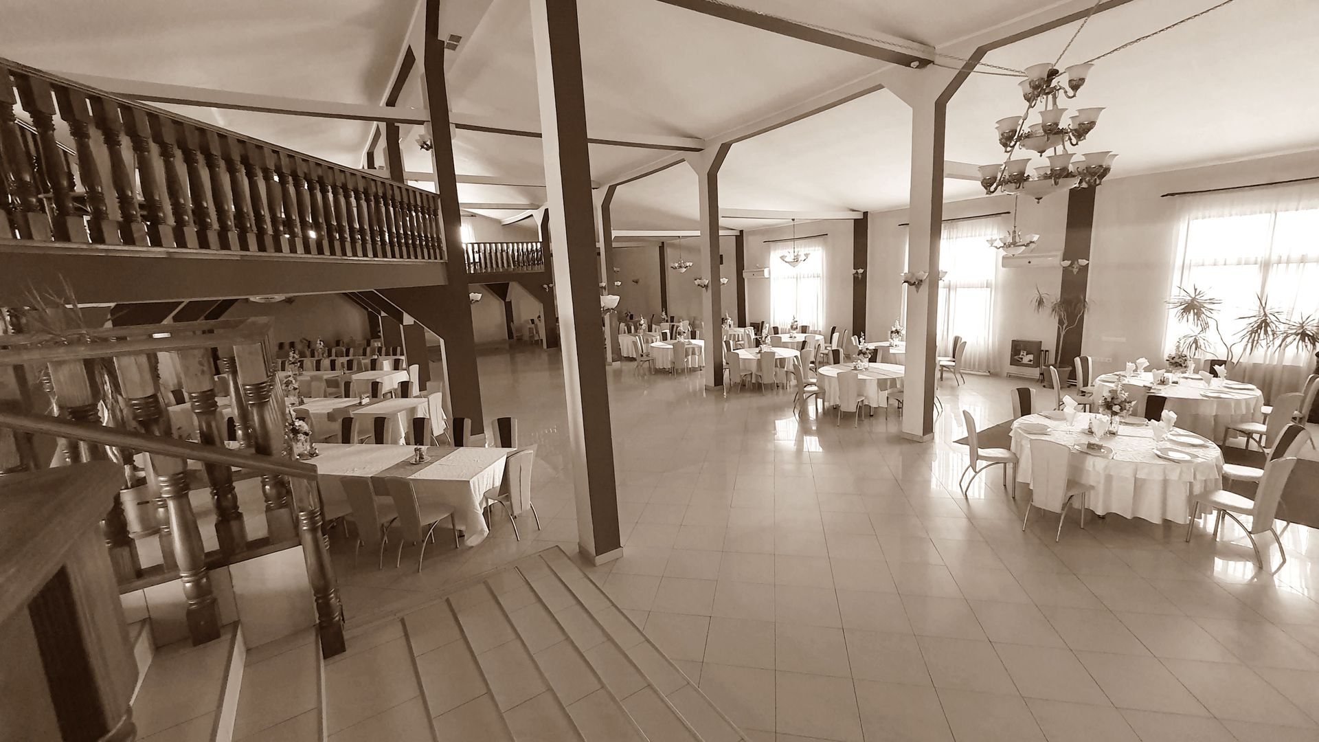 Afacere/Restaurant -Salon evenimente capacitate 600 persoane - Poză 13