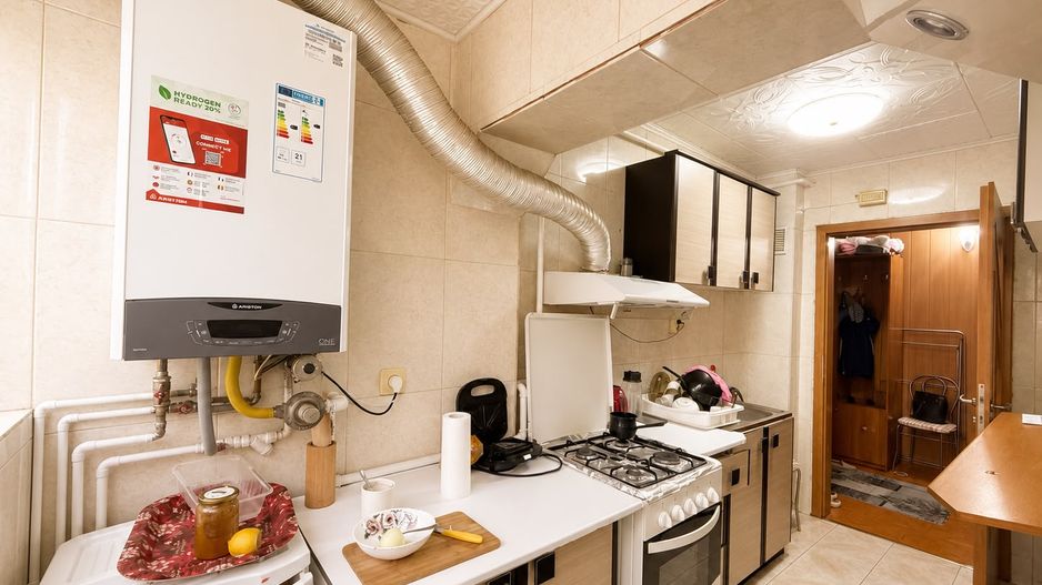 Apartament 2 camere decomandat ,49 mp, Parter, balcon, boxă - Poză 2