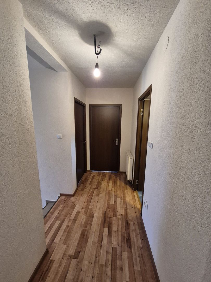 Vila Cornu-Prahova complet mobilata/utilata '' 350 mp + teren 500 mp'' - Poză 19