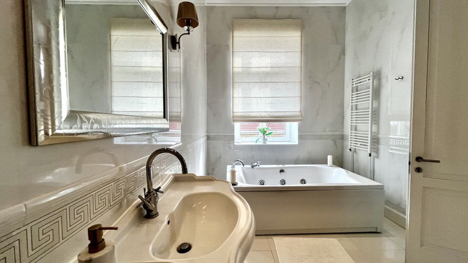 Apartament 3 camere, elegant si spațios, lângă parc, zona Centrala - Poză 14