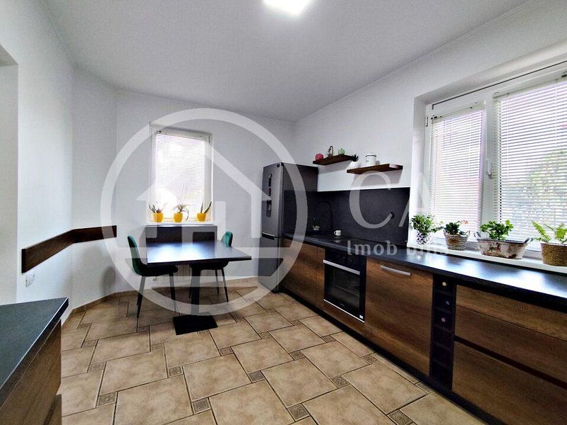 De vanzare, Vila plus casa de oaspeti zona Oncea, Oradea. - Poză 7