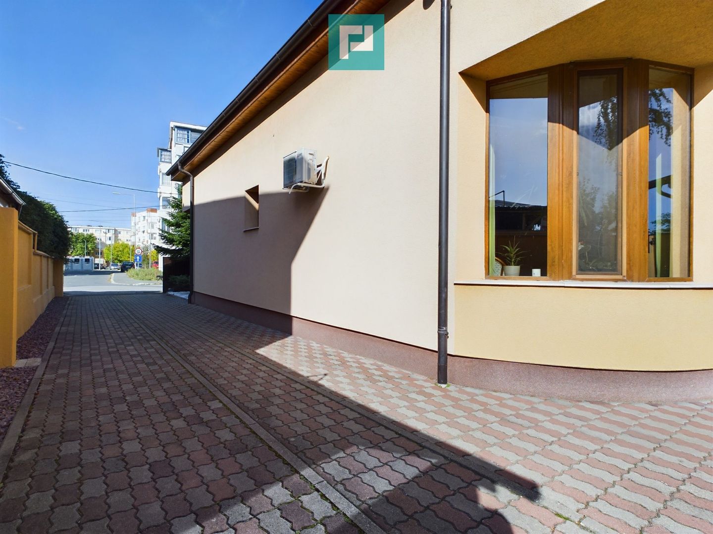 Vilă cu teren generos în Pârneava - Poză 12