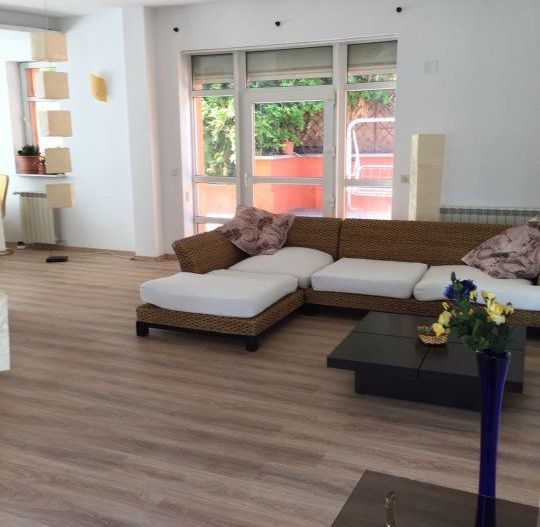 Vila - Piata Dorobanti D+P+E+M, an 2001, 290 mp, renovata - Poză 4