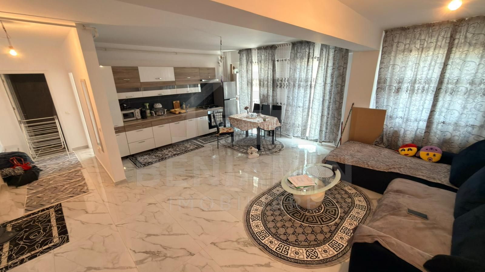 2Camere-Parter-65mp-Modern-Gradina Proprie-Parcare-An 2022-Magnolia - Poză 1
