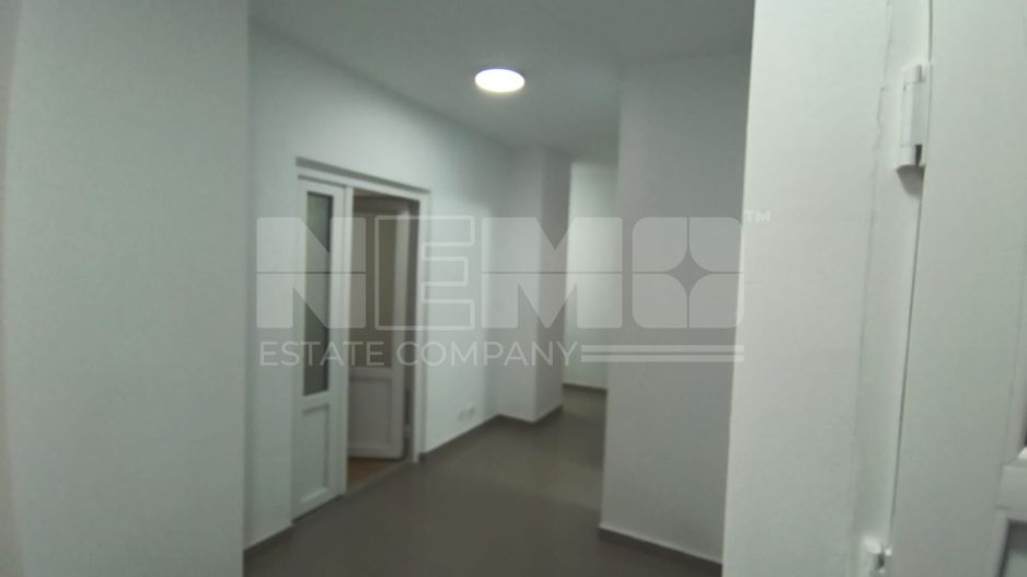 Apartament 3 camere, Obcini, parter, ideal birouri/cabinete - Poză 3