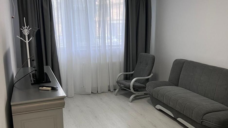 De inchiriat apartament 2 camere – Delfinariu, Constanța - termen lung - Poză 2