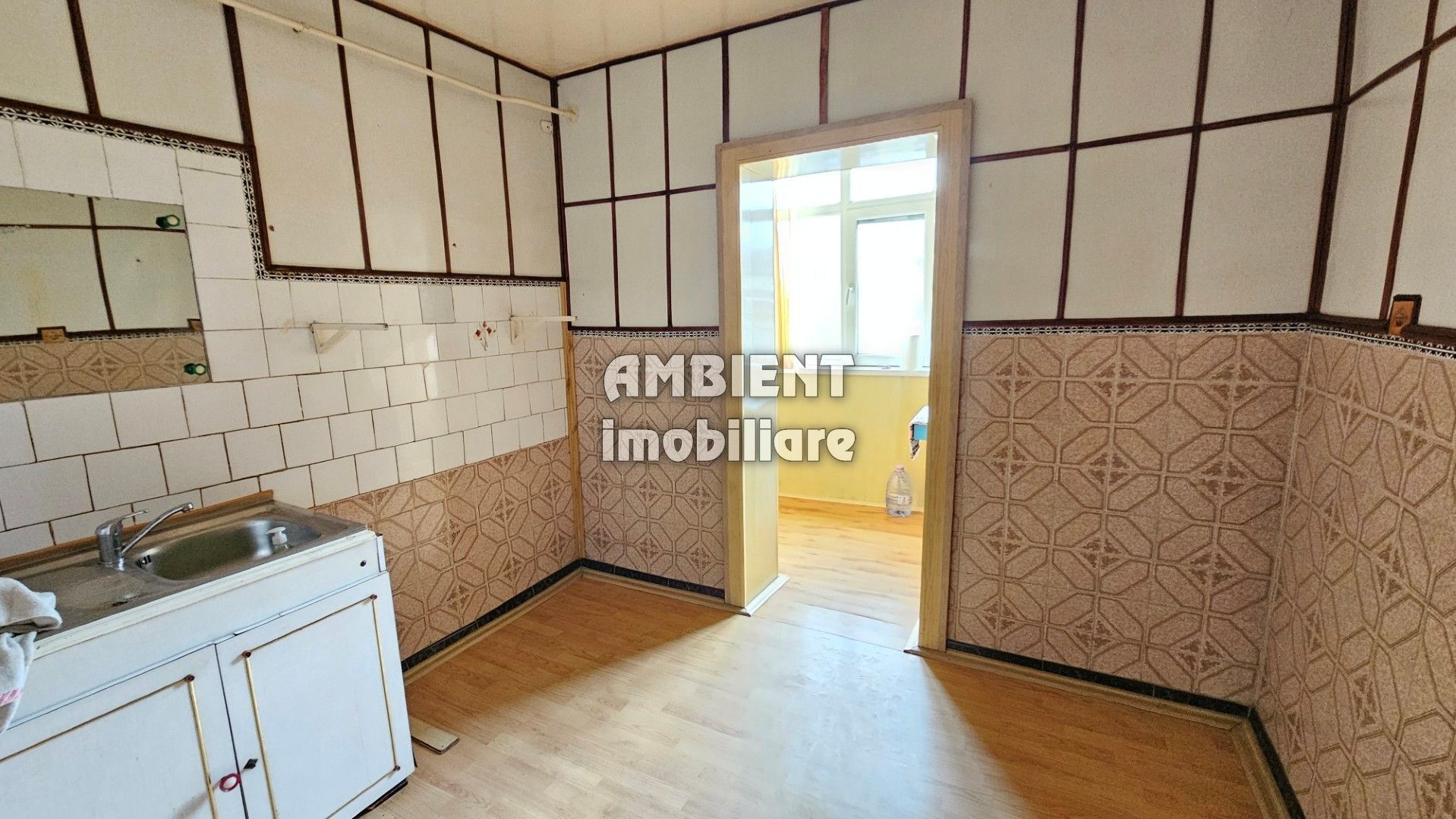 Apartament cu 2 camere, etaj 4, zona TRAIAN; - Poză 4