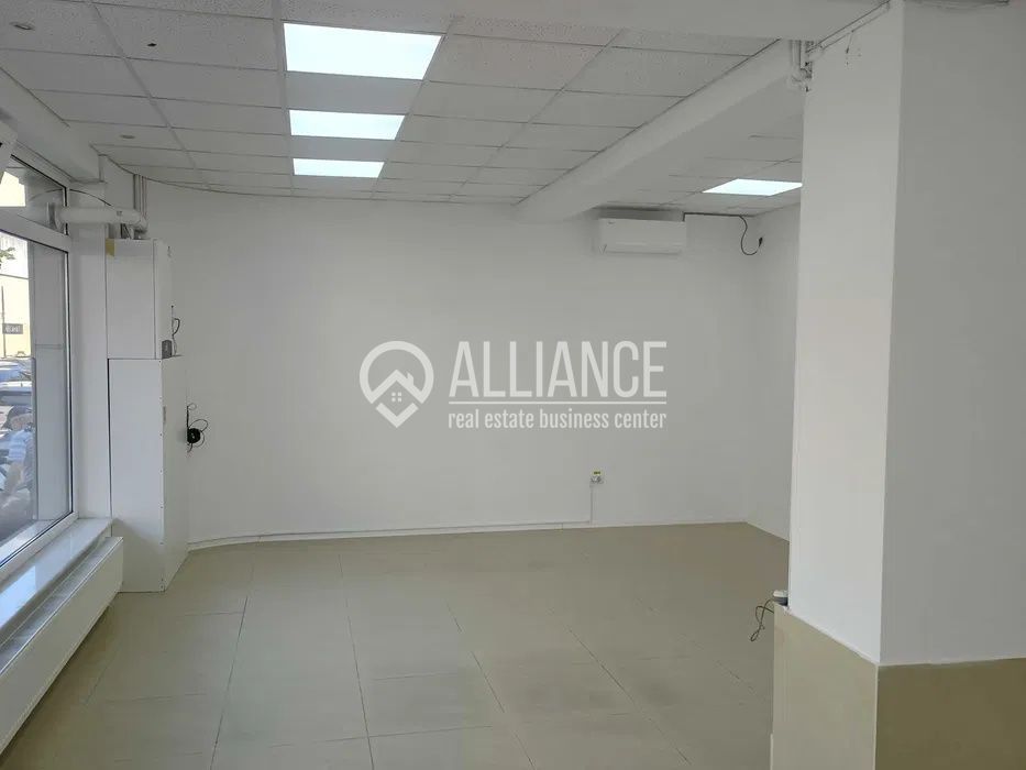 CENTRU (COD10) - Spatiu comercial / birouri de inchiriat - Poză 2