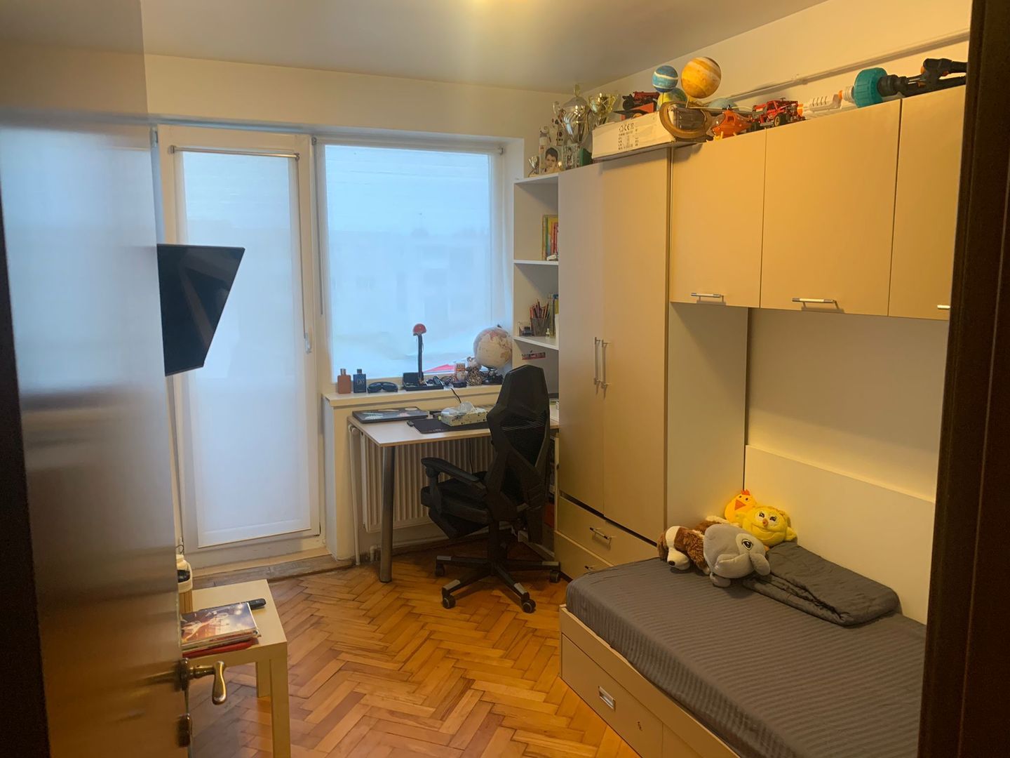 Apartament cu 3 camere în zona, mobilat si utilat -  Piata Centrala - Poză 13