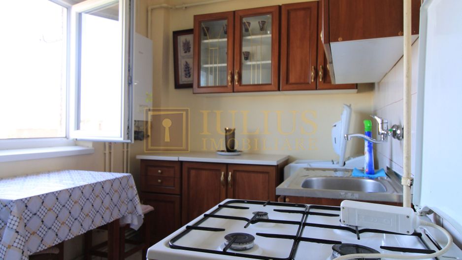 Zona Complex, centrala proprie, o camera - Poză 12