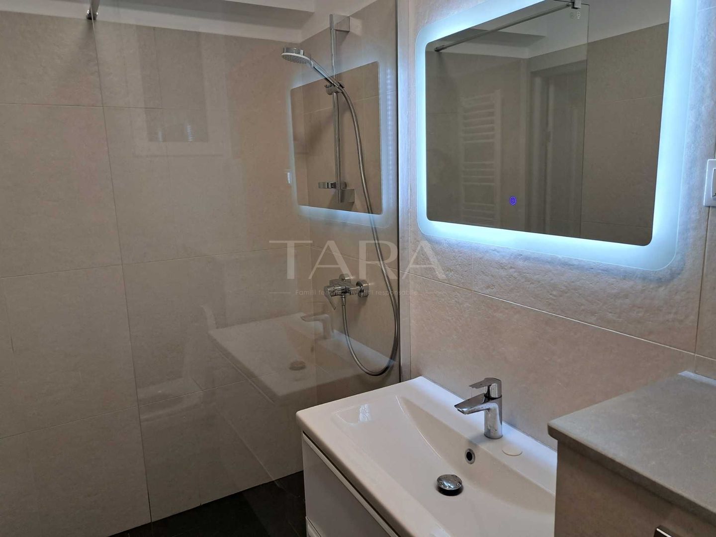 Apartament cu 2 camere, 51 mp, în Plopilor, Parcul Central. - Poză 7