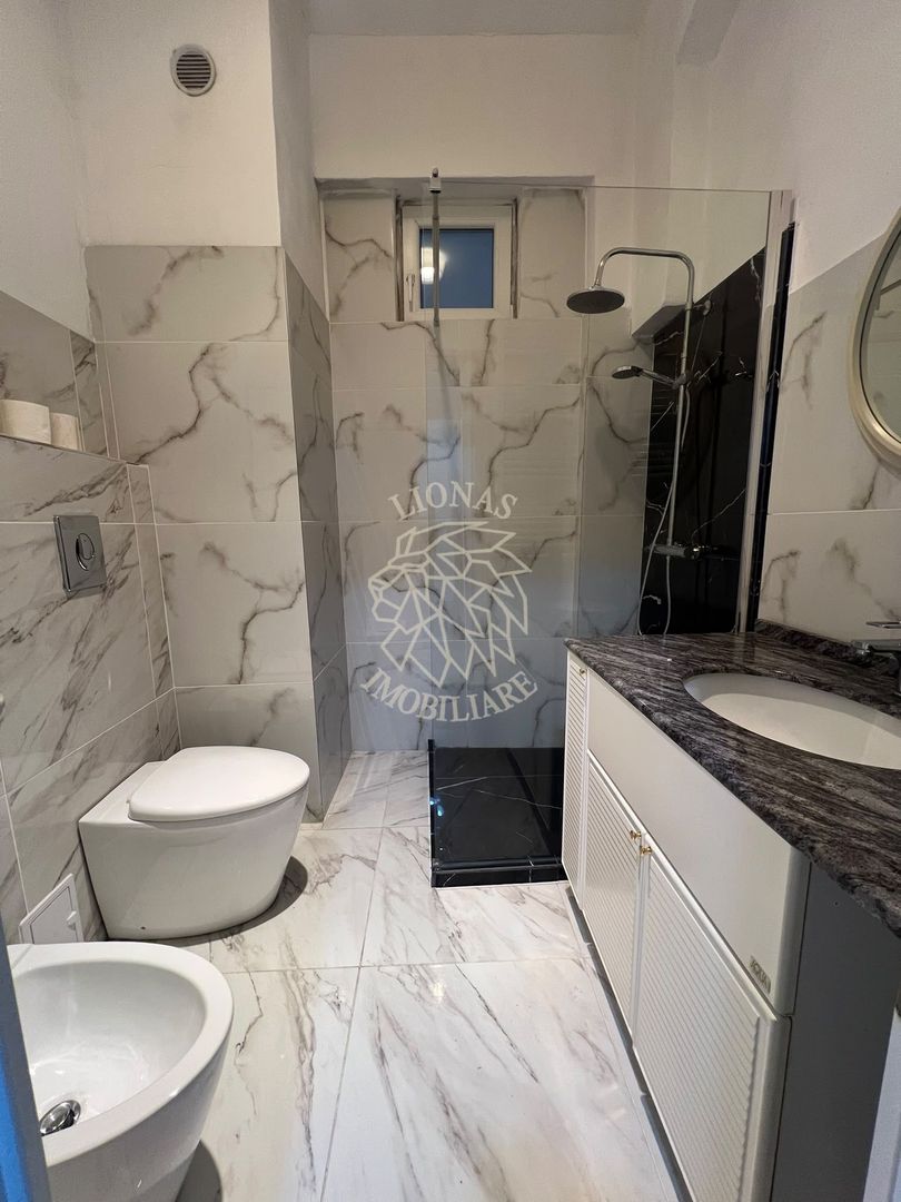 Apartament Renovat Complet 2 camere-et 1-parcare-curte comuna-Central - Poză 4