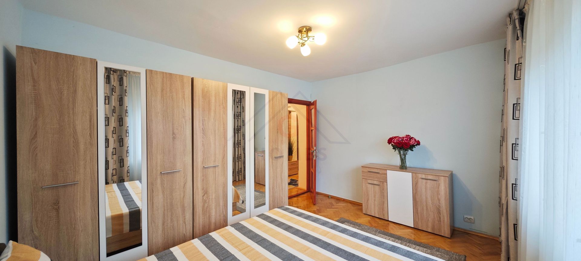 Apartament mare, decomandat, bucatarie separata. PET FRIENDLY. - Poză 22