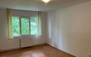 Apartament 2 camere, zona Ciurchi, Iași – renovat, mobilat, utilat - Poză 3