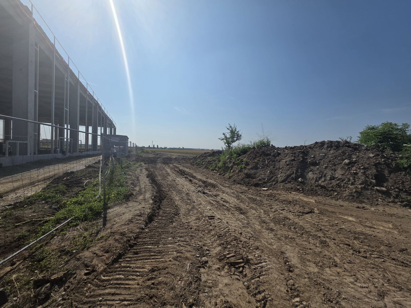 Teren pentru Dezvoltare Logistică – 18.000 mp | Tunari - Comopolis - Poză 1