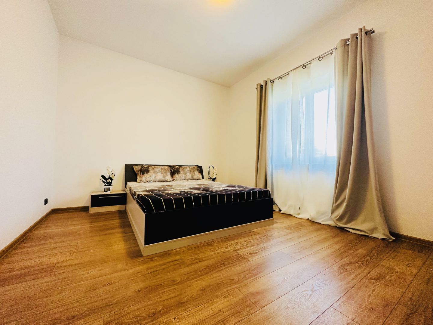 INCHIRIATA - Casa individuala cu 4 dormitoare, 184 mp | Garaj & Gradina | Fropin - Poză 5