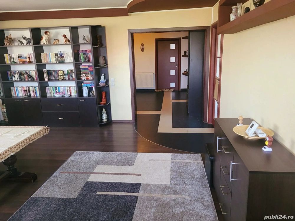 Apartament cu 3 camere - Poză 1