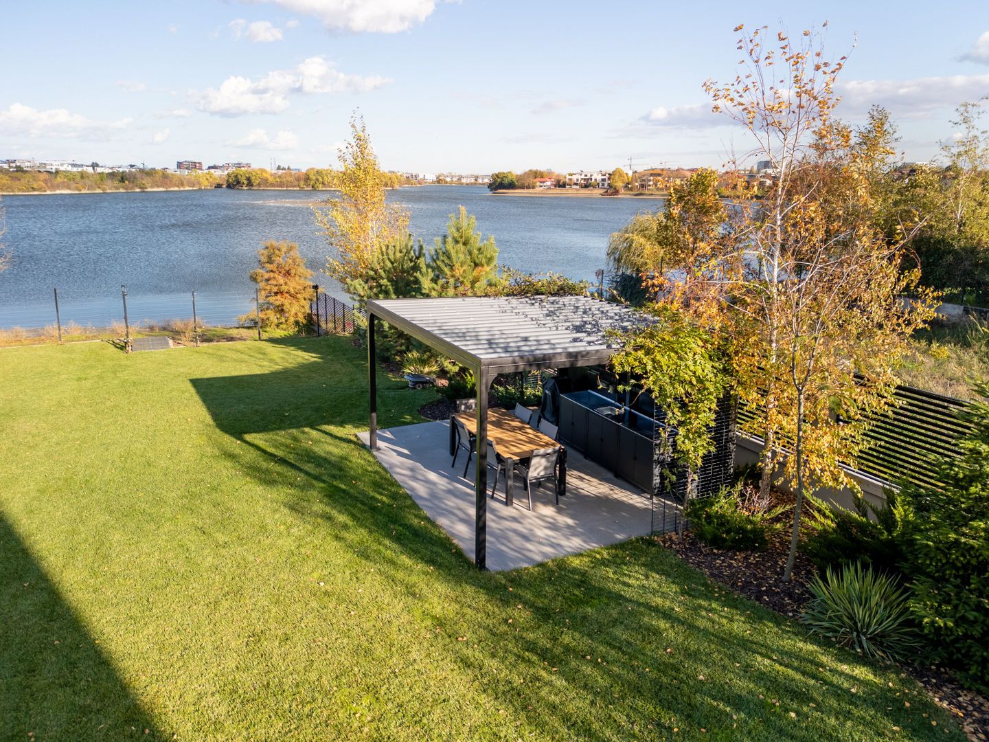 Smart-Home nZEB spectaculoasa Bucuresti Sector1 cu deschidere lac - teren 2000mp - Poză 10