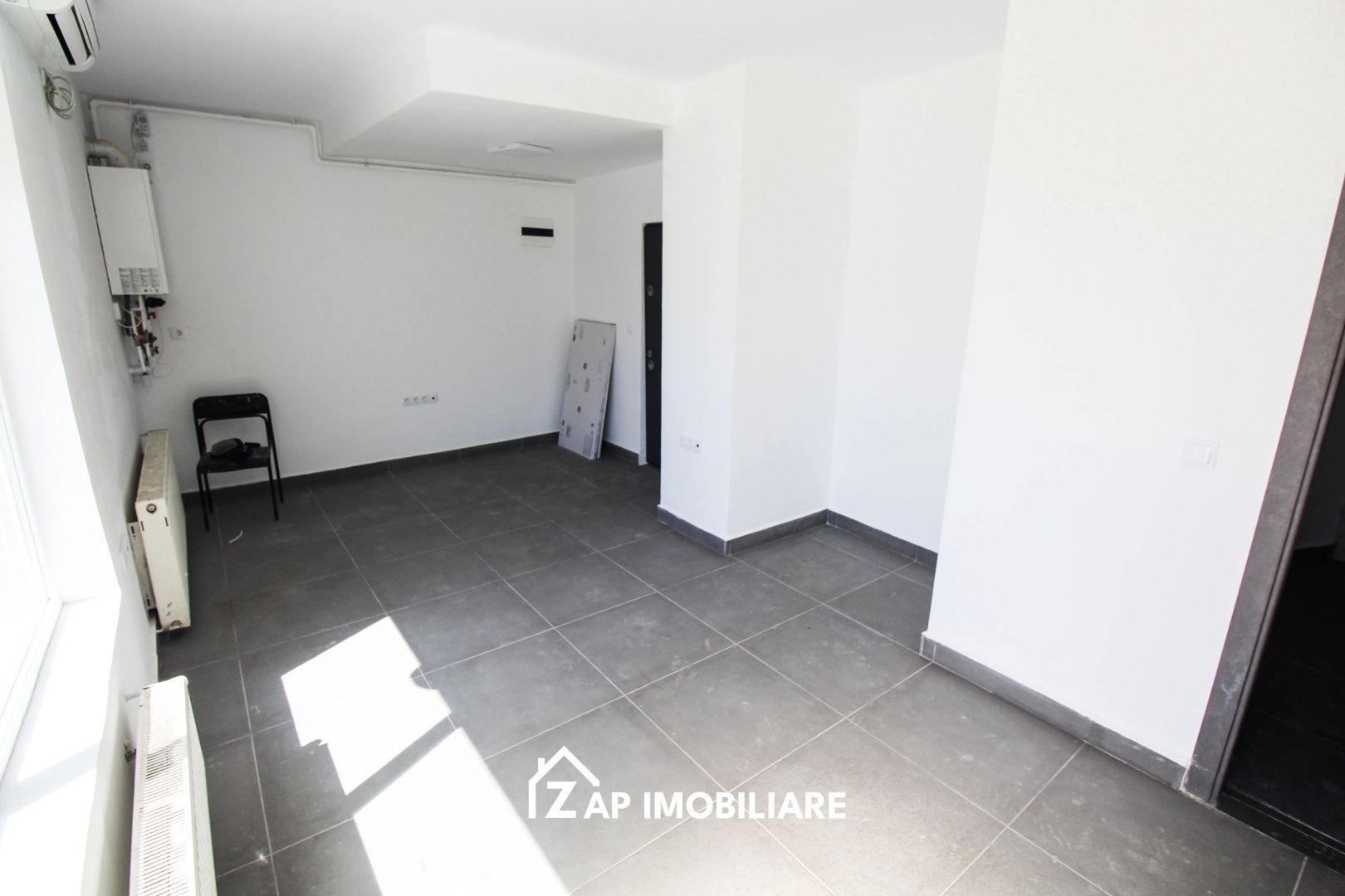 Spatiu de Birouri 100 mp - Renovat - Poză 2