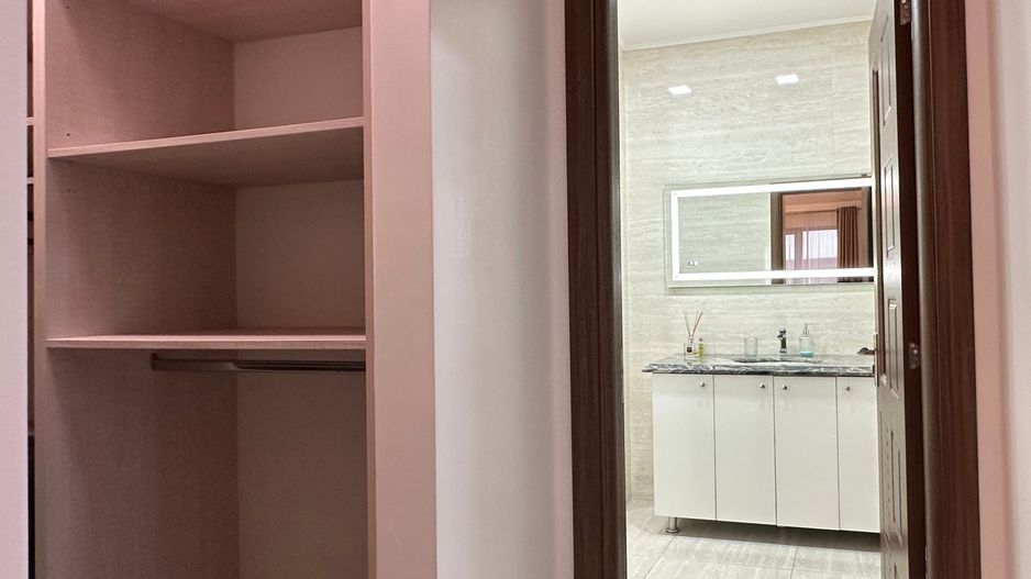 Vând apartament 3 camere 3 minute de Coresi complex ISARAN - Poză 14