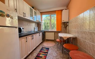 Apartament 2 camere | Etaj 1 | Balcon | Renovat | Central - Poză 2