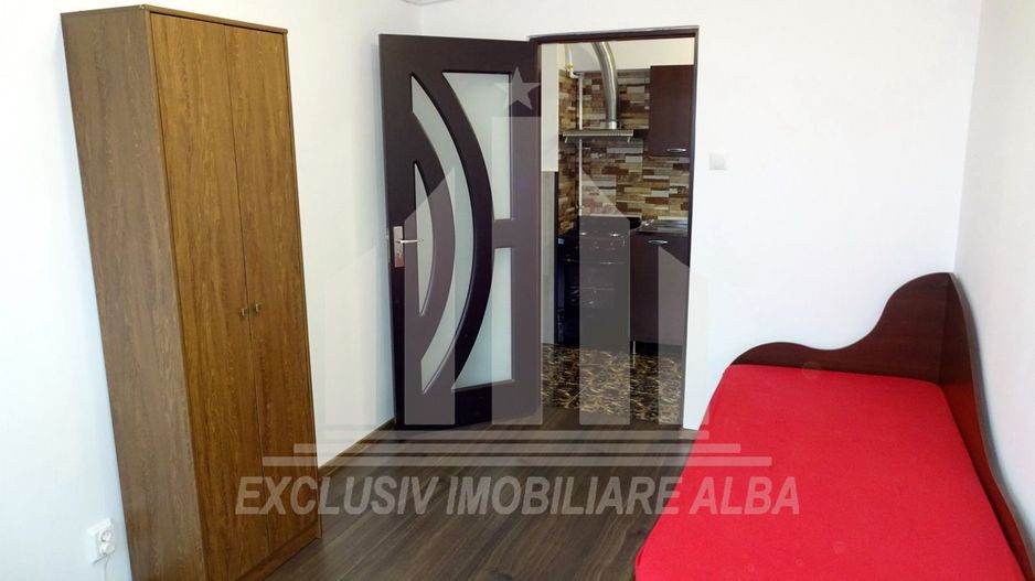 Apartament cu 4 camere decomandate, Cetate, M-uri - Poză 6