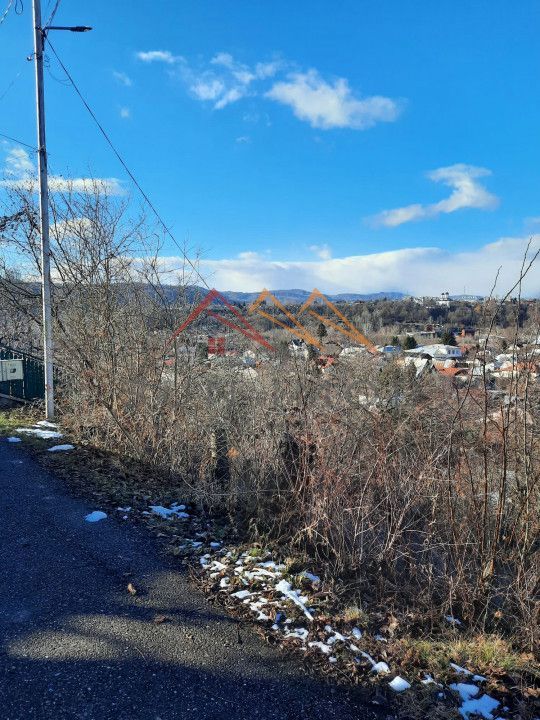 Teren intravilan 2077 m2, platou cu panorama, toate utilitatile, 23EUR - Poză 5